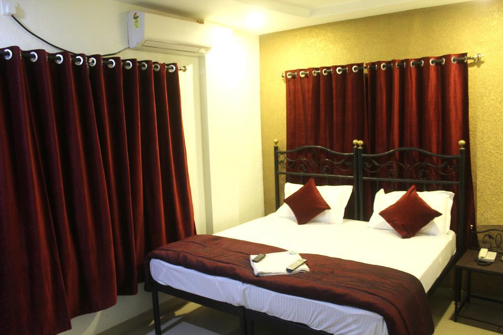 Hotel Preetam Aurangabad Pokój zdjęcie