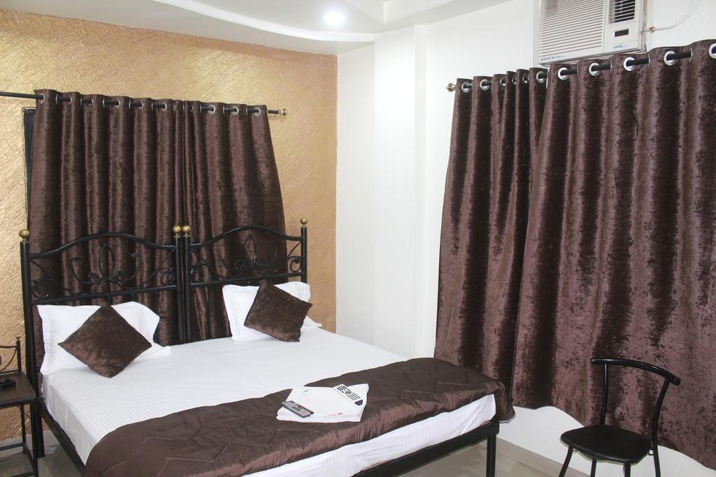 Hotel Preetam Aurangabad Zewnętrze zdjęcie
