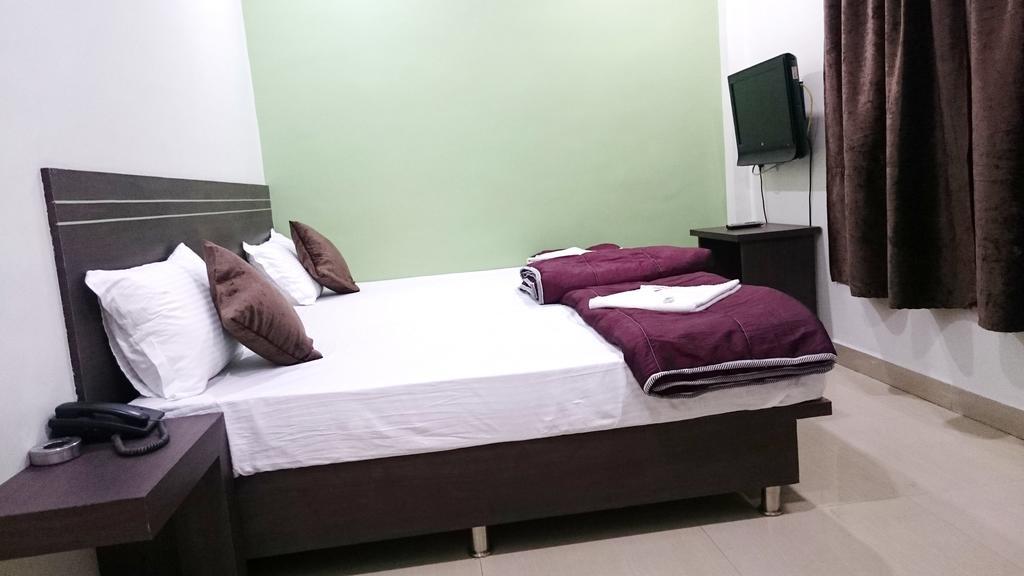 Hotel Preetam Aurangabad Pokój zdjęcie