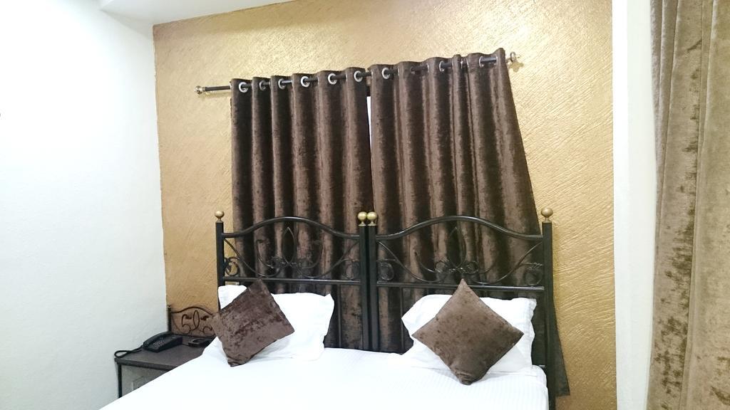 Hotel Preetam Aurangabad Zewnętrze zdjęcie