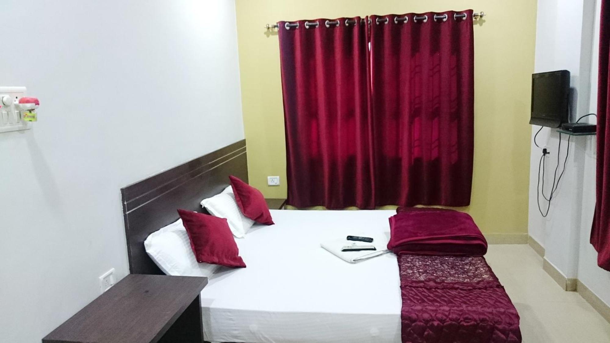 Hotel Preetam Aurangabad Zewnętrze zdjęcie