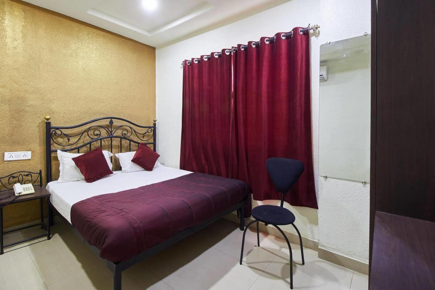 Hotel Preetam Aurangabad Zewnętrze zdjęcie