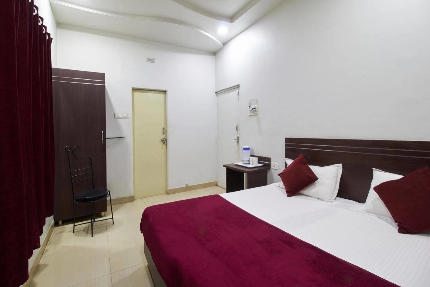 Hotel Preetam Aurangabad Zewnętrze zdjęcie