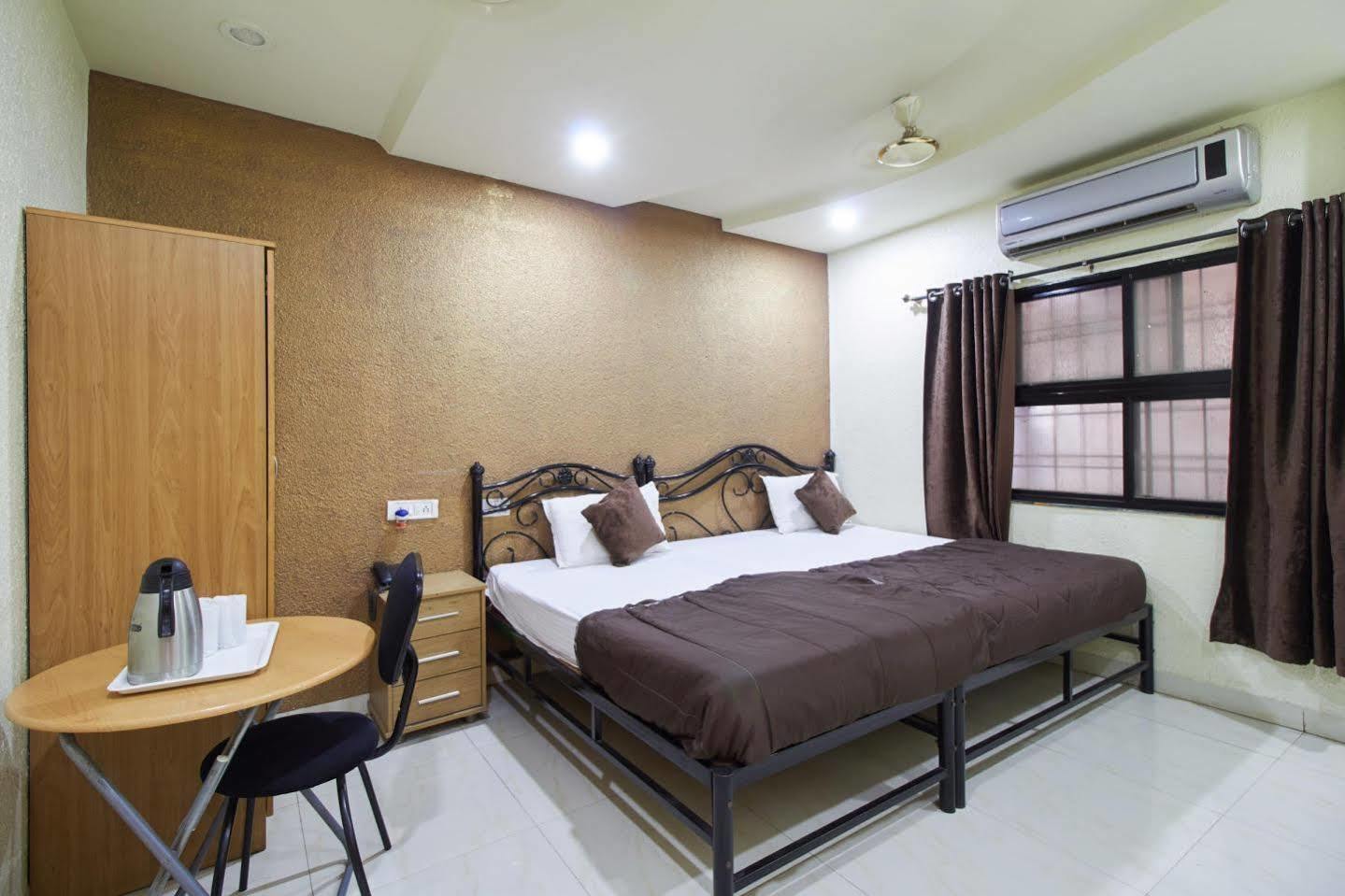 Hotel Preetam Aurangabad Zewnętrze zdjęcie