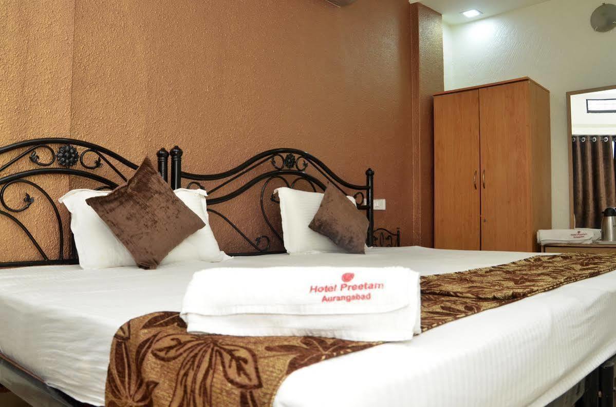 Hotel Preetam Aurangabad Zewnętrze zdjęcie